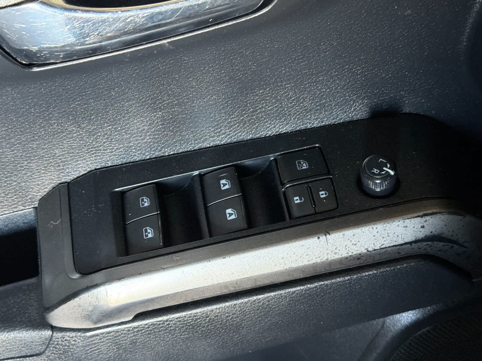 Used 2019 Toyota Tacoma TRD Off-Road AWD/4WD image 13