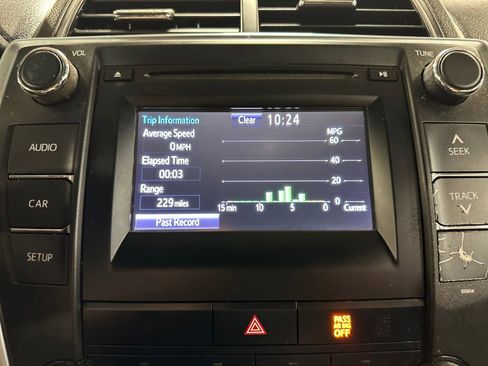 Used 2017 Toyota Camry LE FWD image 29