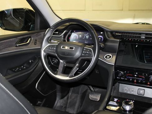 Certified 2022 Jeep Grand Cherokee L Limited AWD/4WD image 14