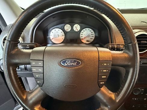 Used 2006 Ford Freestyle Limited image 31