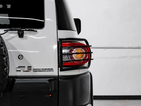 Used 2014 Toyota FJ Cruiser 4WD w/ Upgrade Package image 38