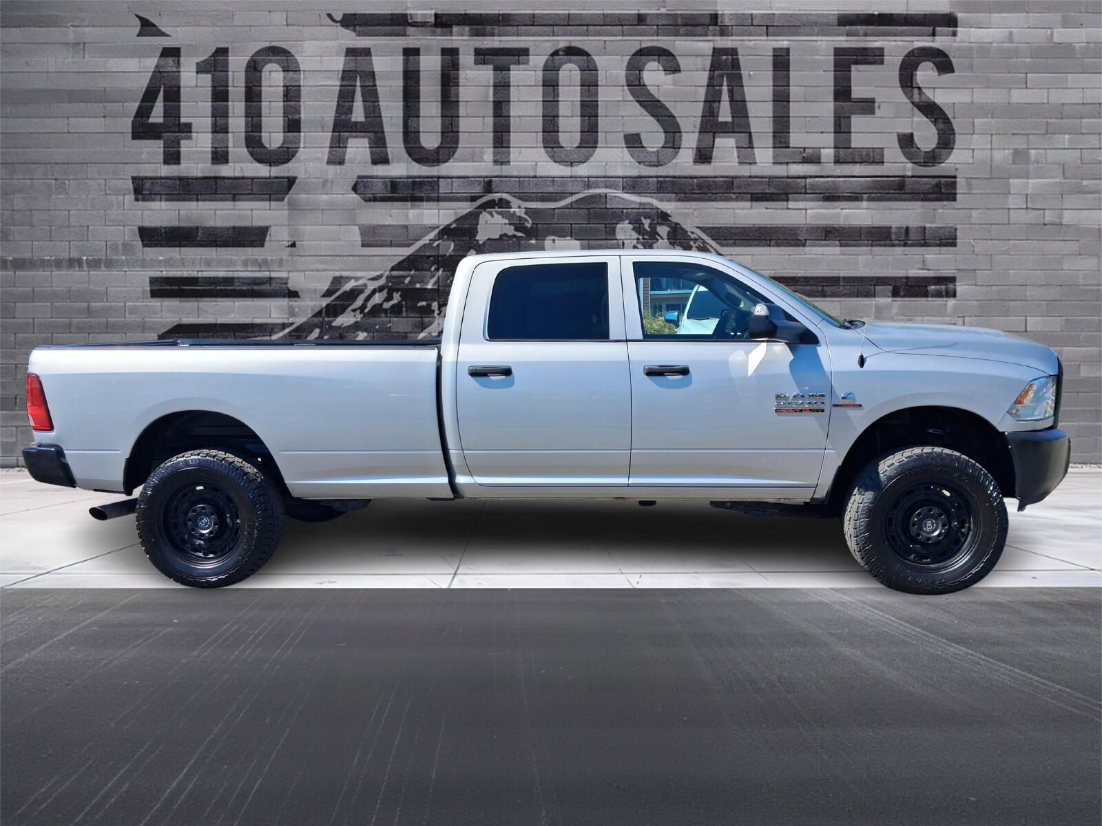 Used 2017 RAM 2500 Tradesman w/ Popular Equipment Group AWD/4WD image 2