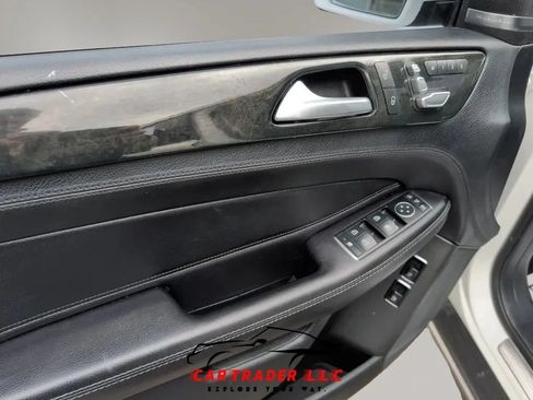 Used 2017 Mercedes-Benz GLE 550e image 19