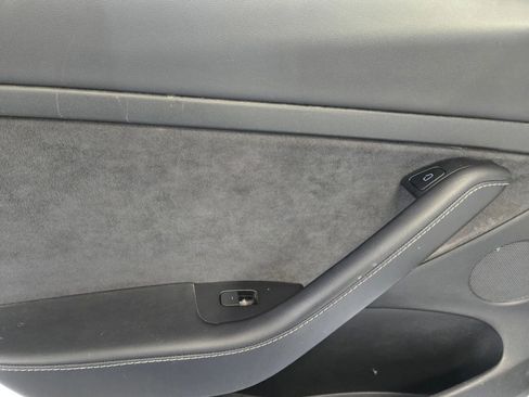 Used 2021 Tesla Model 3 Performance image 11