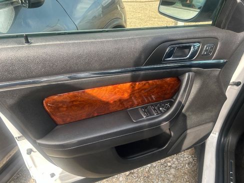 Used 2014 Lincoln MKS AWD w/ Equipment Group 201A image 24
