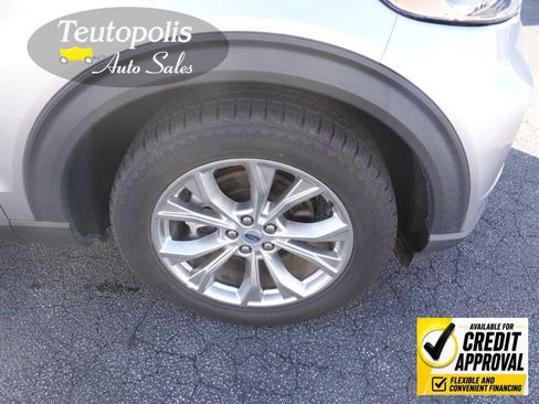 Used 2022 Ford Explorer Limited w/ Equipment Group 301A RWD image 12