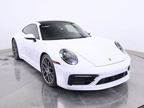 Used 2020 Porsche 911 Carrera S image 9