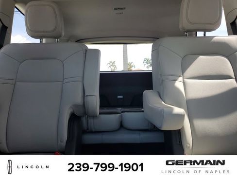 New 2025 Lincoln Aviator AWD image 28