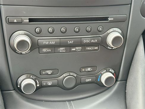 Used 2017 Nissan 370Z Touring Sport image 34