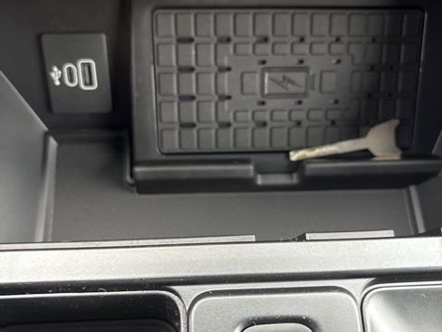 New 2025 Ford F150 King Ranch w/ FX4 Off-Road Package image 38