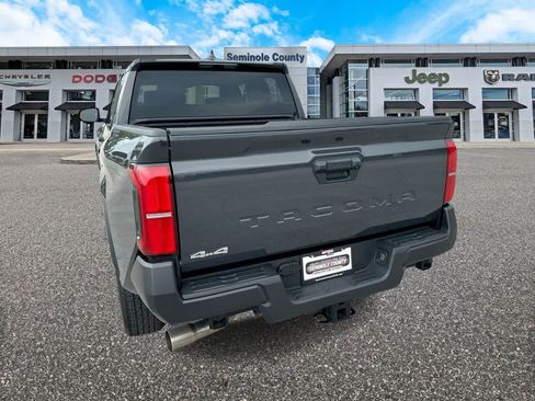 Used 2025 Toyota Tacoma SR AWD/4WD image 7