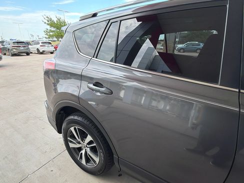 Used 2017 Toyota RAV4 XLE FWD image 10
