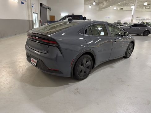 Used 2026 Toyota Prius LE FWD image 9