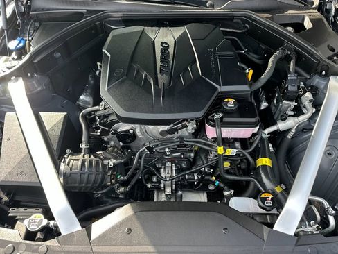 Used 2025 Genesis G70 2.5T w/ Sport Prestige Package image 28