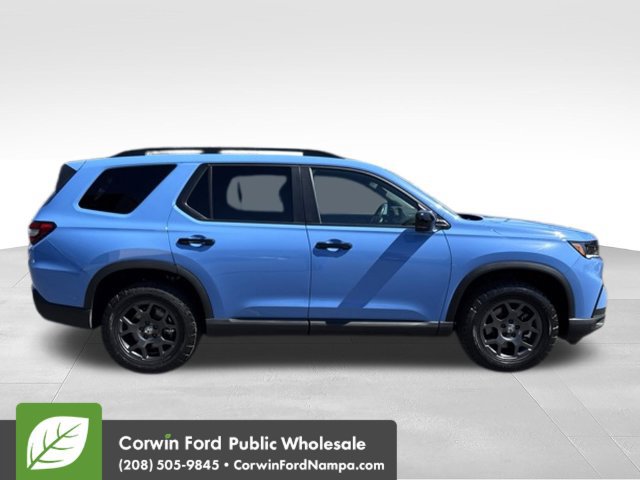 Used 2025 Honda Pilot TrailSport image 4