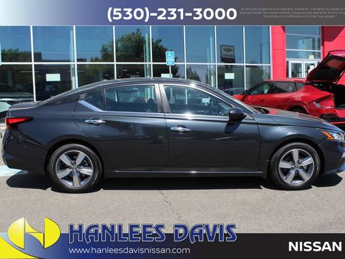Used 2021 Nissan Altima 2.5 SV FWD image 6