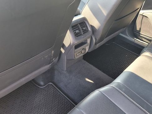 Used 2022 Volkswagen Tiguan SE image 26