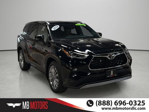 Used 2024 Toyota Highlander Platinum AWD/4WD image 6
