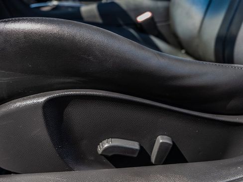 Used 2010 INFINITI G37 Journey w/ Premium Pkg image 27