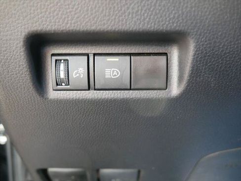 Certified 2025 Toyota RAV4 XLE AWD/4WD image 28