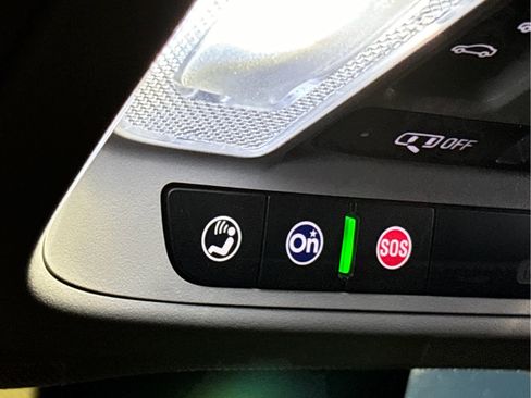 Used 2020 Chevrolet Equinox LT w/ Midnight Edition image 23