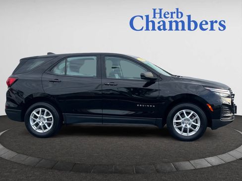 Used 2022 Chevrolet Equinox LS image 5