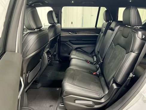 New 2026 Jeep Grand Cherokee L 4WD image 23