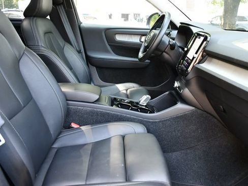 Used 2026 Volvo XC40 B5 Plus AWD/4WD image 29