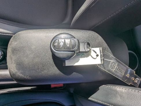 Used 2021 MINI Cooper 2-Door Hardtop FWD image 28