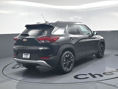 Used 2021 Chevrolet TrailBlazer LT w/ Premium Seating Package image 9