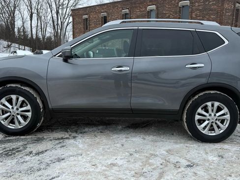 Used 2015 Nissan Rogue SV w/ SV Family Package image 5