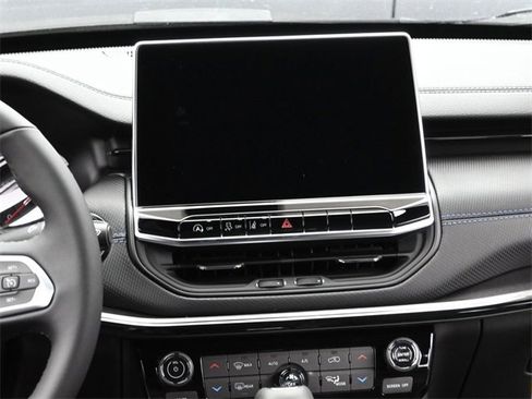 New 2026 Jeep Compass Latitude image 26