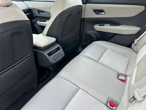 Certified 2023 Nissan Ariya EVOLVE+ e-4ORCE image 13