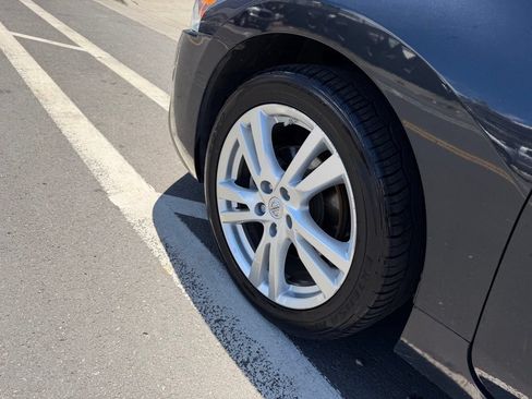 Used 2013 Nissan Altima 3.5 SV FWD image 19