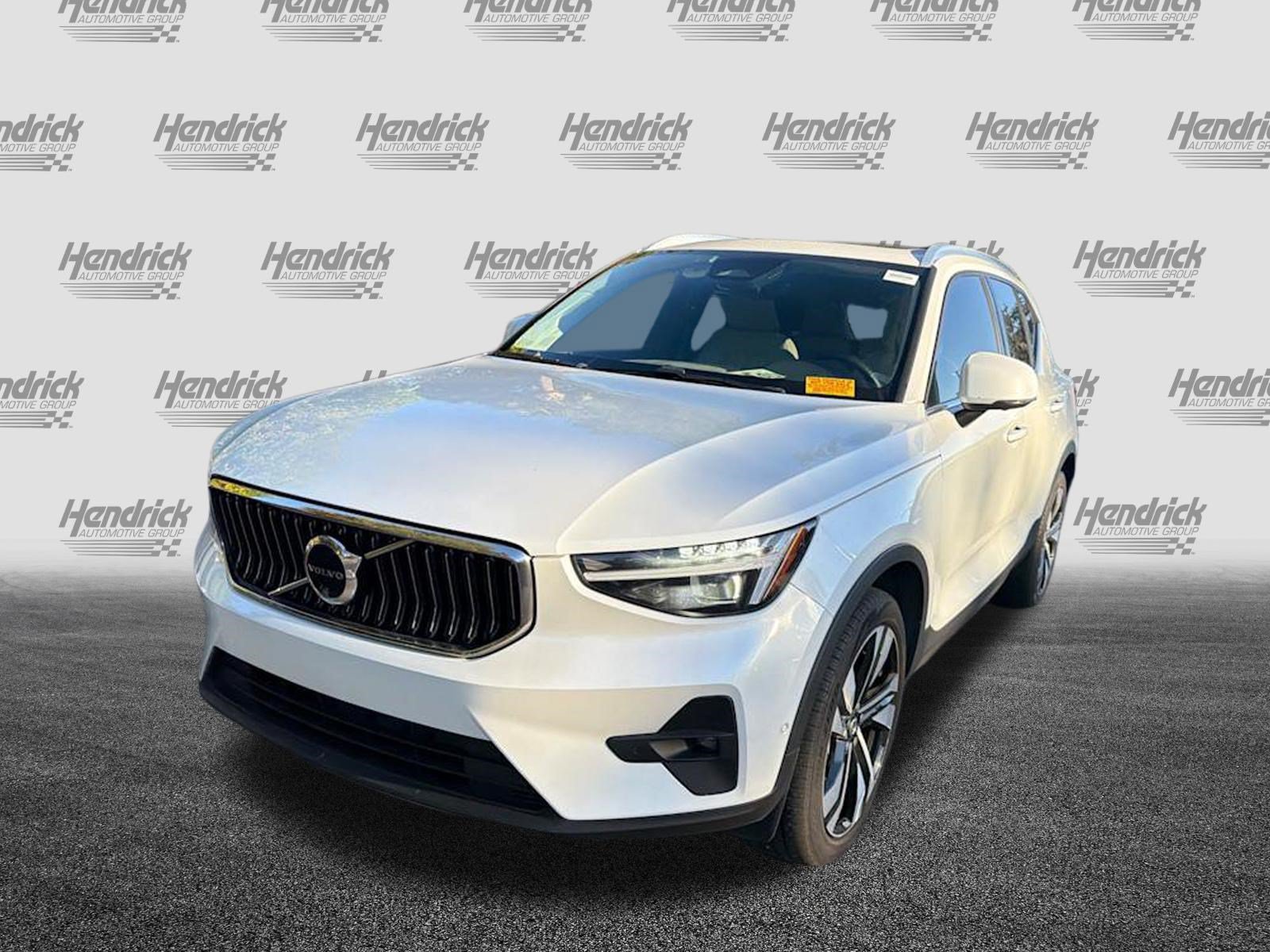 Used 2024 Volvo XC40 B5 Plus w/ Protection Package Premier AWD/4WD image 7