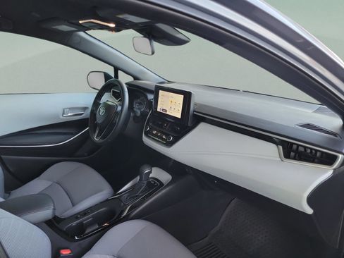 Certified 2025 Toyota Corolla SE image 11