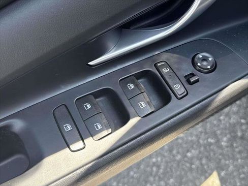 Certified 2024 Hyundai Elantra SEL FWD image 15