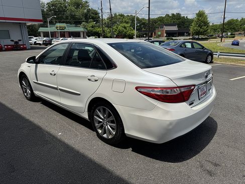 Certified 2017 Toyota Camry XLE w/ Moonroof Package FWD image 7