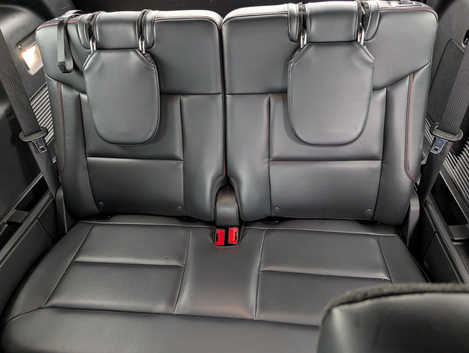 Used 2025 Ford Explorer ST-Line AWD/4WD image 17