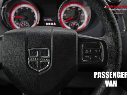 Used 2018 Dodge Grand Caravan SE w/ UConnect Hands-Free Group FWD image 26