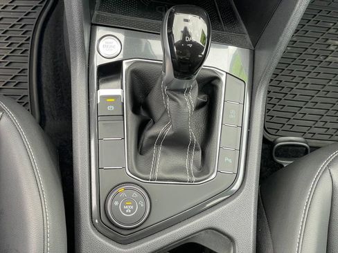 Certified 2024 Volkswagen Tiguan SE R-Line AWD/4WD image 25