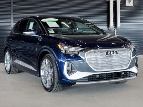 Used 2025 Audi Q4 e-tron Prestige w/ Sport Package image 8