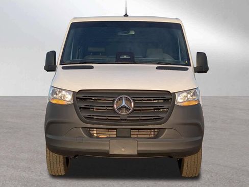 Used 2025 Mercedes-Benz Sprinter 2500 image 8