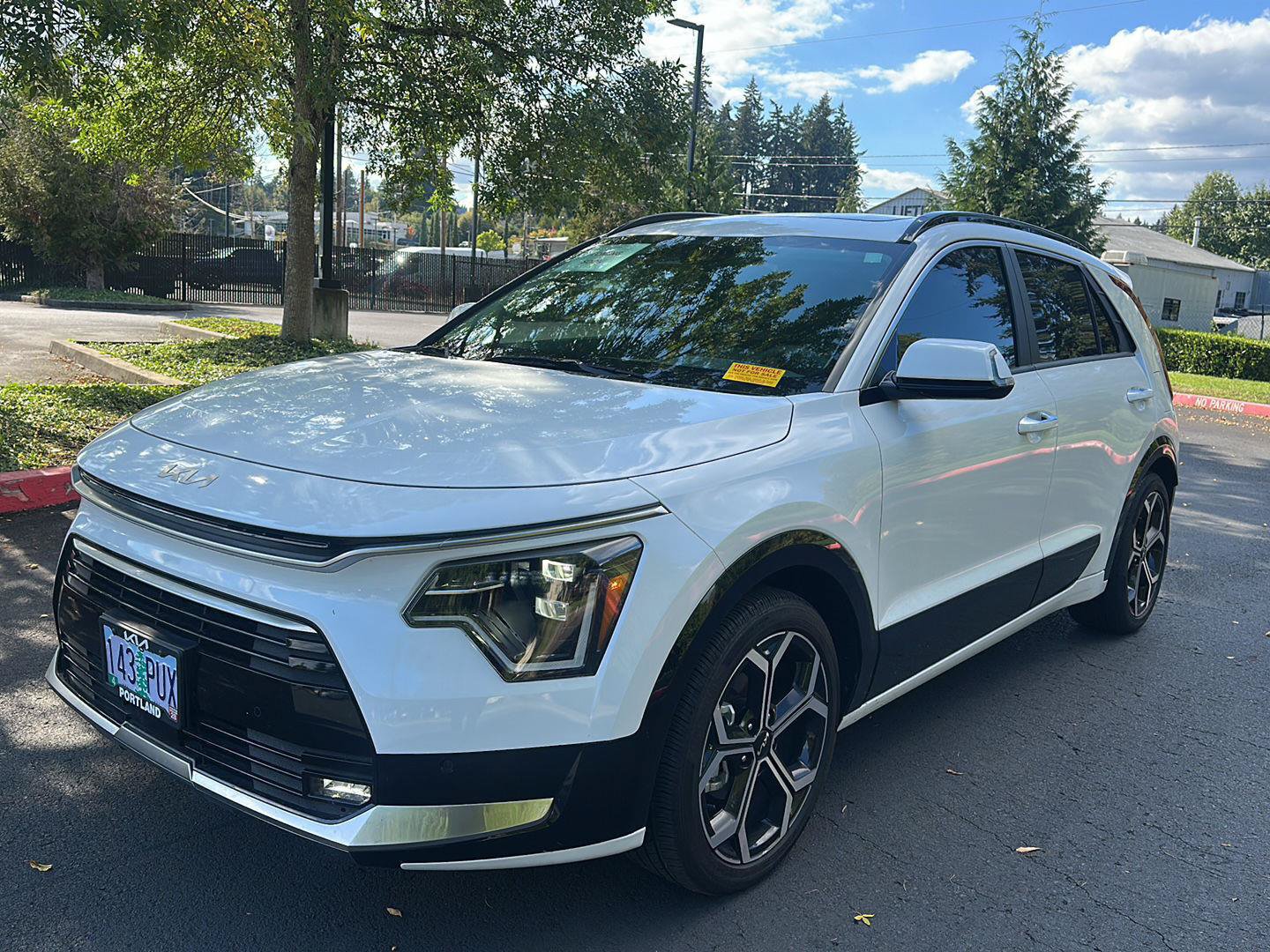 Used 2024 Kia Niro SX Touring FWD image 1