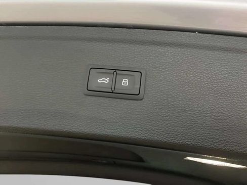 Used 2024 Audi SQ5 Premium w/ Convenience Package AWD/4WD image 10