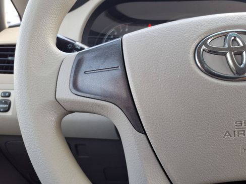 Used 2012 Toyota Sienna FWD image 14
