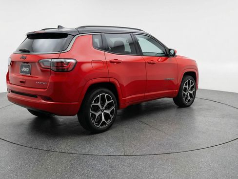 Used 2025 Jeep Compass Limited image 7