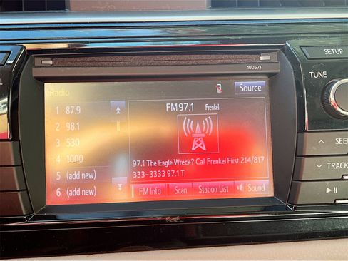 Used 2016 Toyota Corolla LE image 14