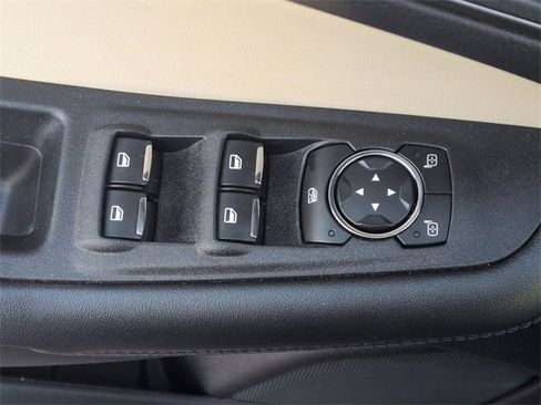 Used 2024 Ford Edge SE image 15