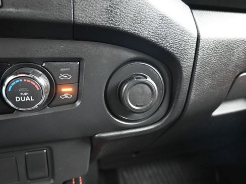 Used 2024 Nissan Frontier PRO-4X w/ Technology Package image 23